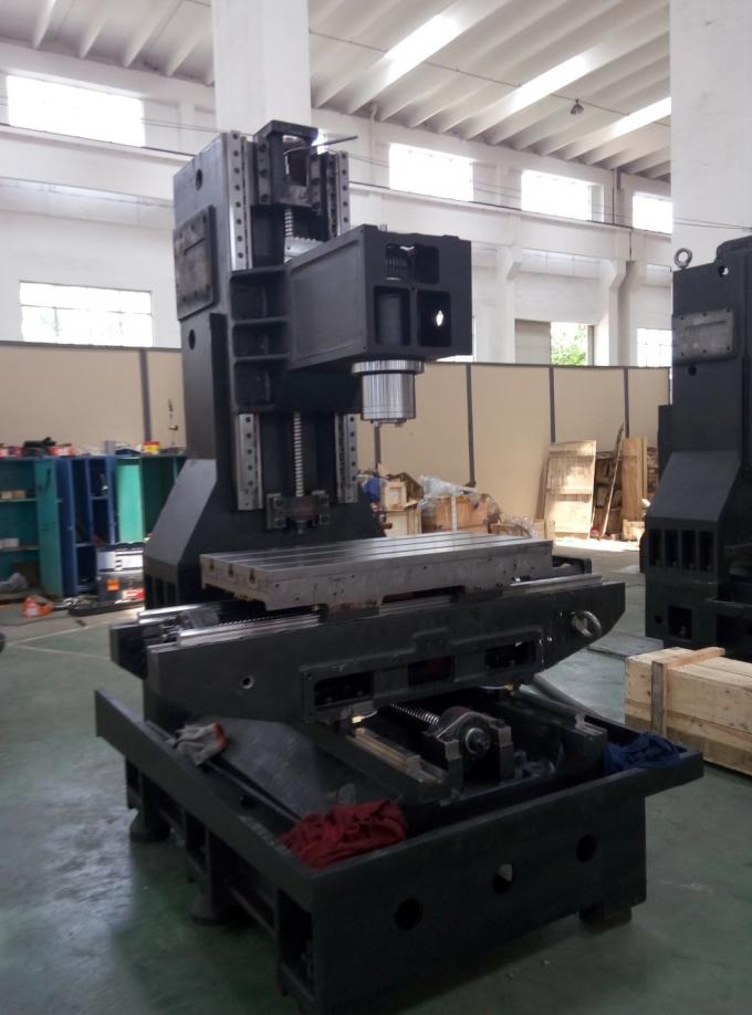 avec le centre de fraisage et de forage de commande numérique par ordinateur de métallurgie de système de Siemens808d
