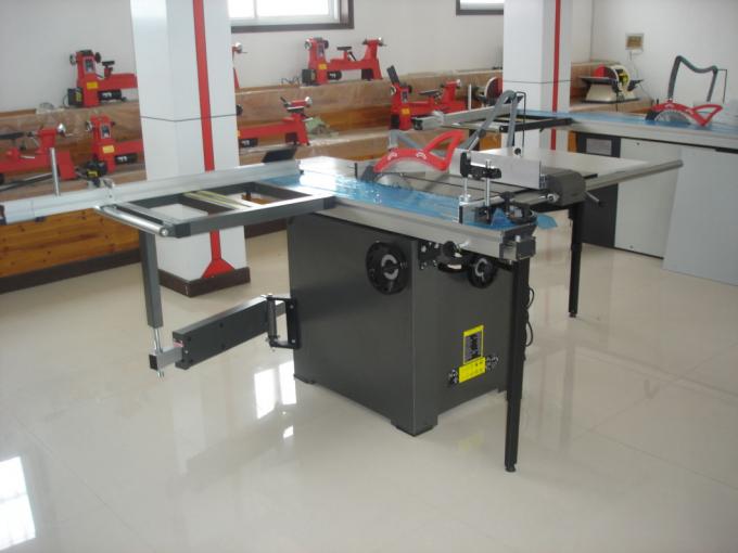 la machine industrielle de scie en bois 230V a adapté la couleur aux besoins du client la bande en bois que verticale a vue 0