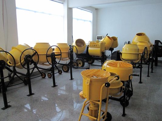 Alimentation mélangeant la machine électrique de mélangeur concret