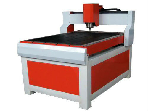 L'axe au-dessus de la machine 220V de routeur de commande numérique par ordinateur a adapté le graveur aux besoins du client Machine de commande numérique par ordinateur de couleur