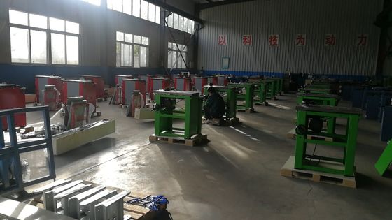 le Tableau circulaire de 16mm a vu la découpeuse en bois de cadre en acier de machine