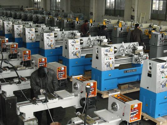 Machine horizontale de filetage de tuyauterie en métal d'aspérité de tour de la commande numérique par ordinateur QL1320