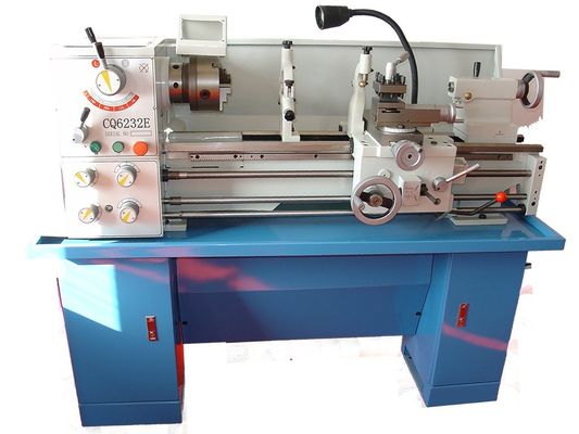 Tour à grande vitesse de précision en métal de vibration de tour en métal de commande numérique par ordinateur de Cq6232e anti